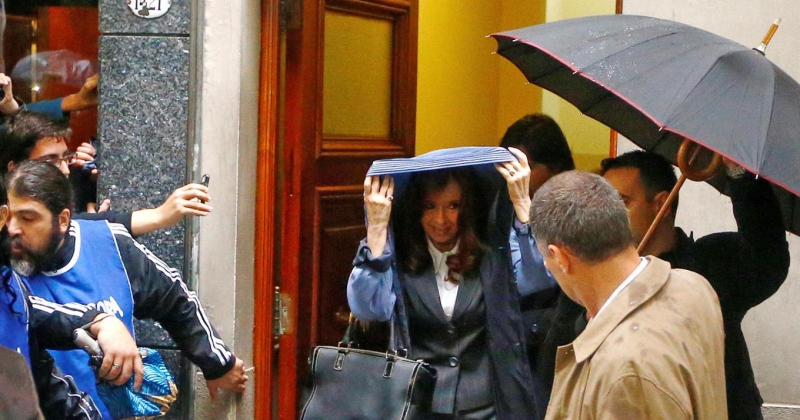 Cristina Kirchner se reunir� con referentes de organismos de DDHH y con diputados del FPV