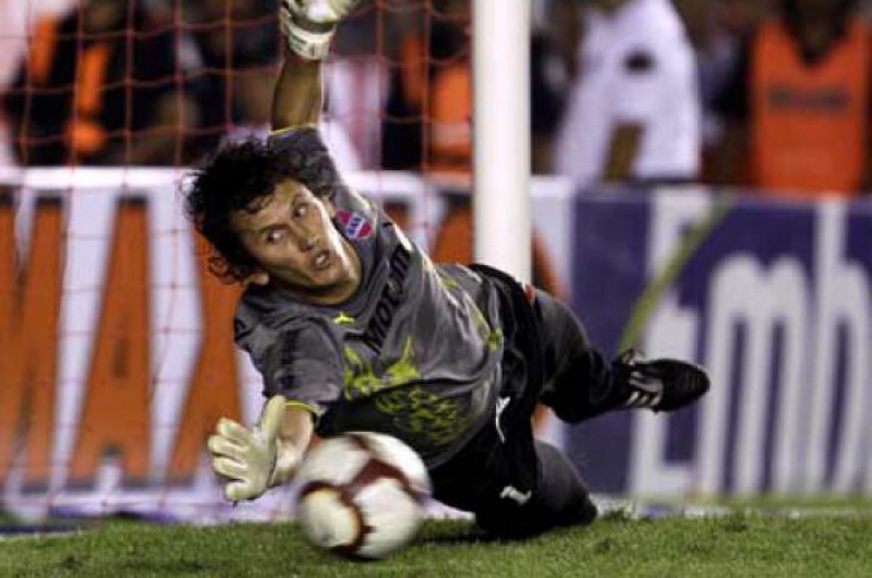 Ocupando el arco de Racing sufrió una rotura parcial de los ligamentos cruzados de la pierna izquierda