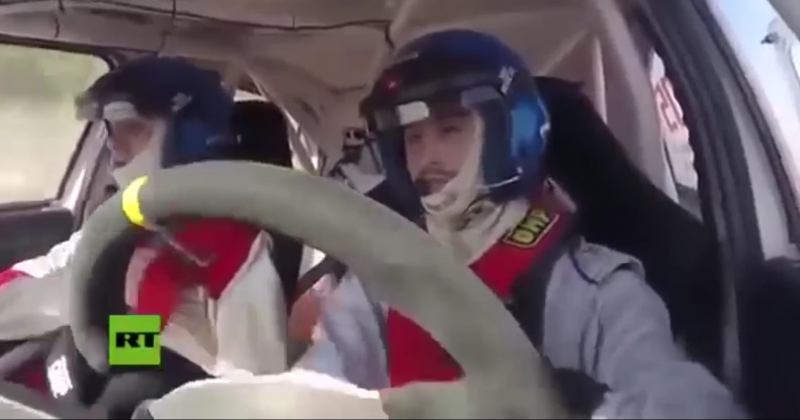 A dos pilotos argentinos de rally se les incendioacute el auto y pasaron el momento maacutes terrible de sus carreras