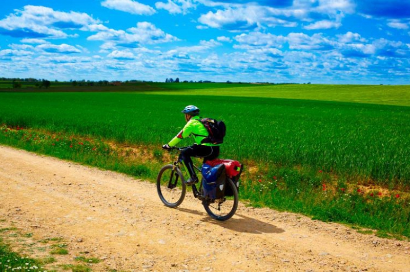 Muchas personas optan por combinar el turismo y el deporte