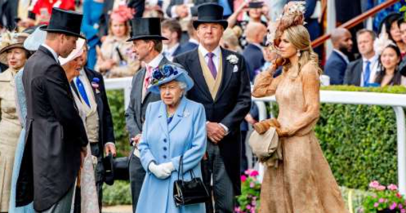 La reina de los holandeses ha estado literalmente a la altura de las circunstancias con un enorme sombrero
