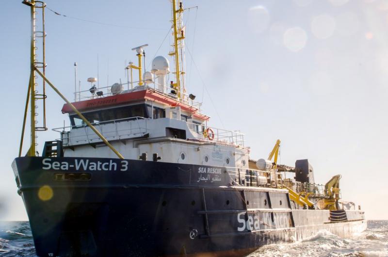 La capitana se levantoacute contra las duras reglas impuestas por Salvini