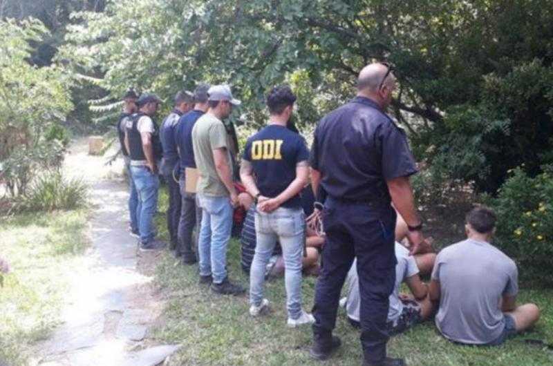 PERTENECEN AL CLUB NÁÚTICO ARSENAL ZÁRATE