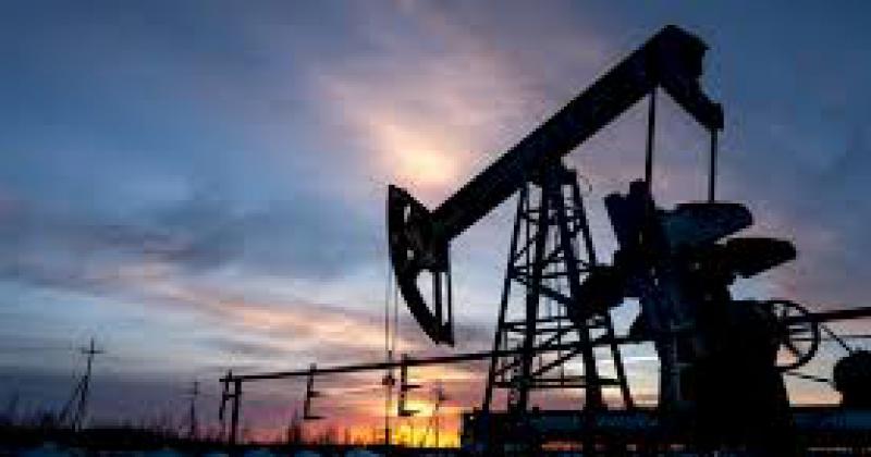 Por efectos del coronavirus el precio del petroacuteleo se derrumboacute y tiene valor negativo por primera vez en la historia