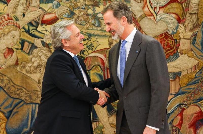 Alberto Fernaacutendez se reunioacute con el rey de Espantildea